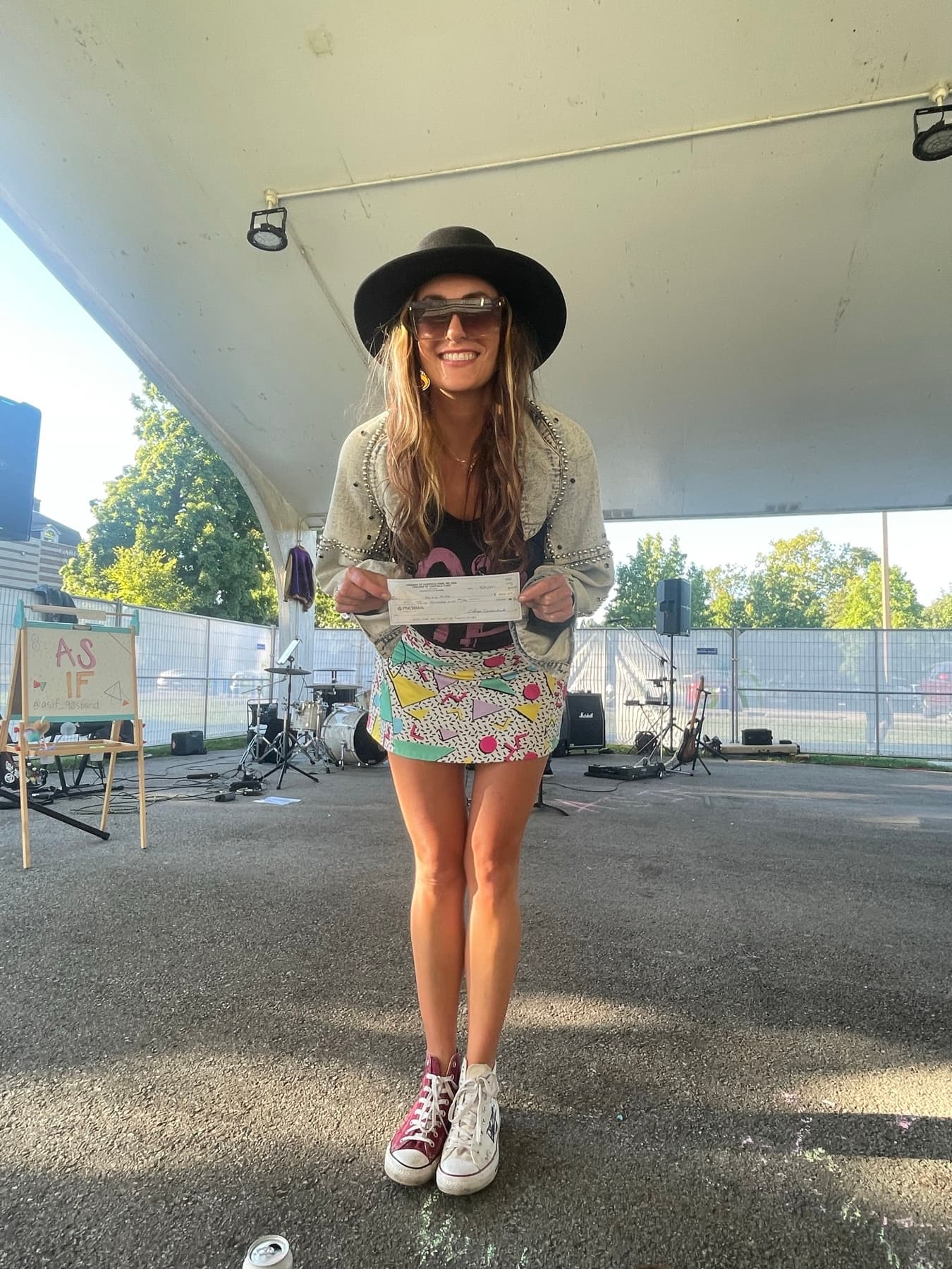 Haley playing an outdoor set.